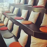 Boxhotel Szálloda 2*