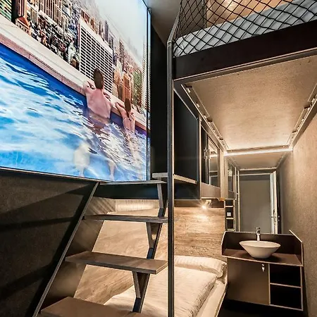 Boxhotel Hotel
