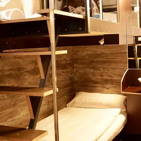 Boxhotel 2*