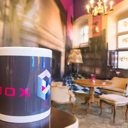 Boxhotel 2*