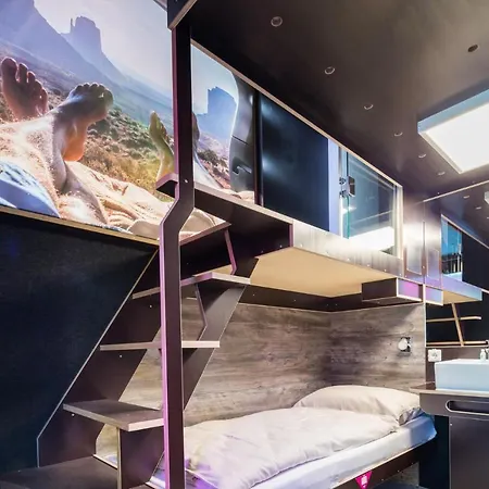 Hotel Boxhotel 2*