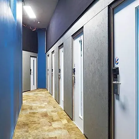 Boxhotel 호텔
