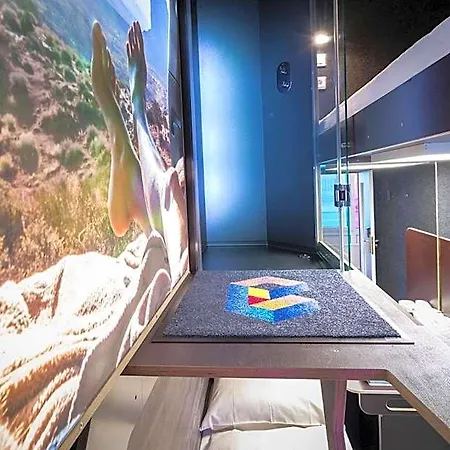 Boxhotel