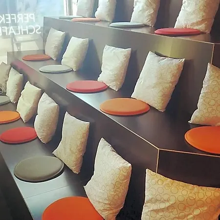 Boxhotel 호텔