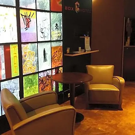 Boxhotel 호텔