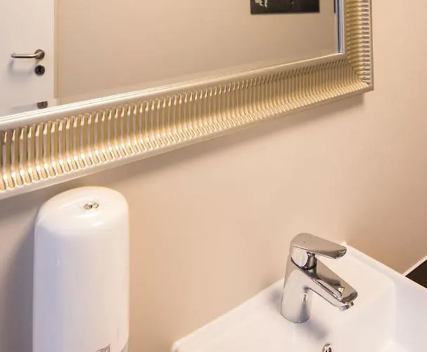 Hotel Boxhotel Hanower