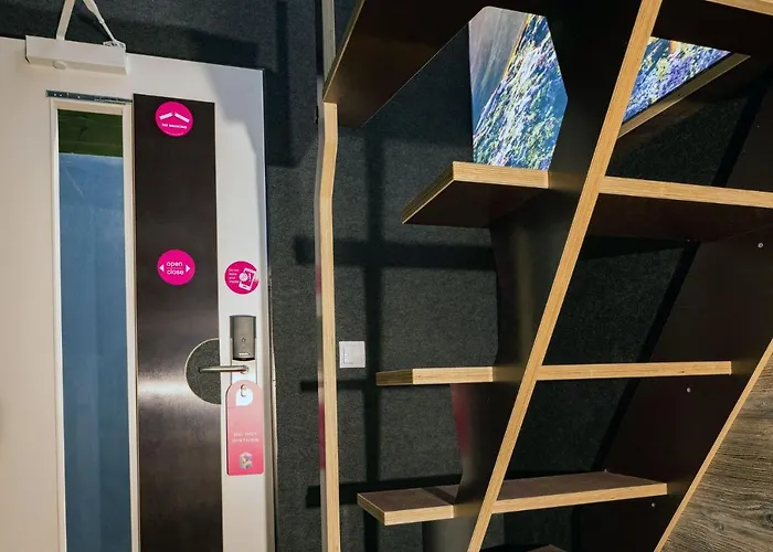 Hotel Boxhotel Hanower