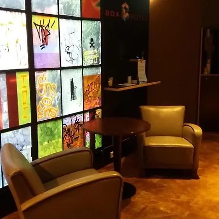 מלון Boxhotel