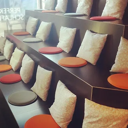 Boxhotel מלון 2*